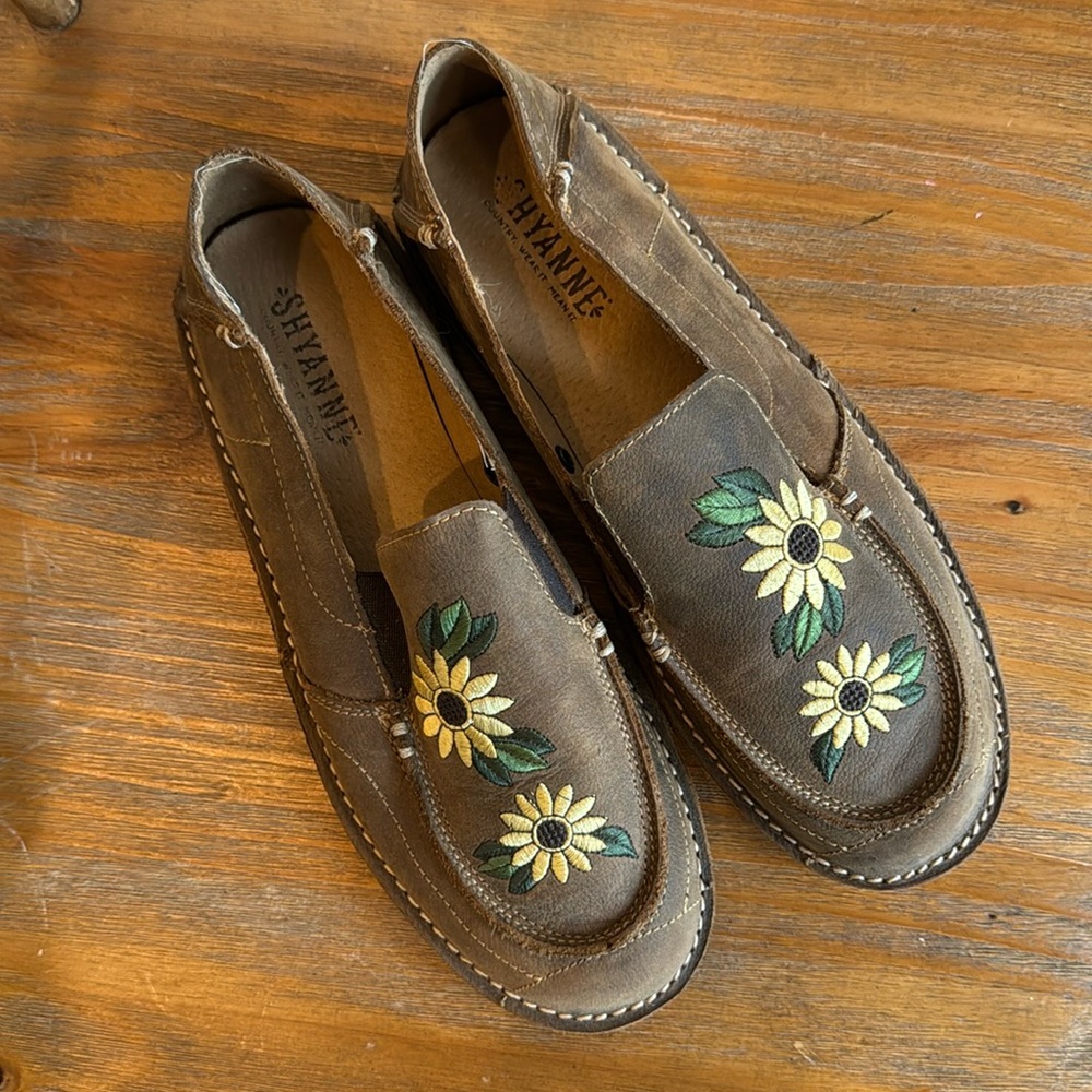 Shyanne Brown Floral Embroidered Loafers